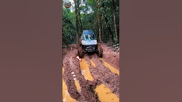 Car Stuck in Dirty Drain Water #shortsvideo