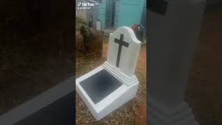 ONE OF THE BEST TOMB STONE DESIGN WITH A STAIRCASE. ONE OF THE BEST TOMB STONE DESIGN WITH A STAIRCASE.