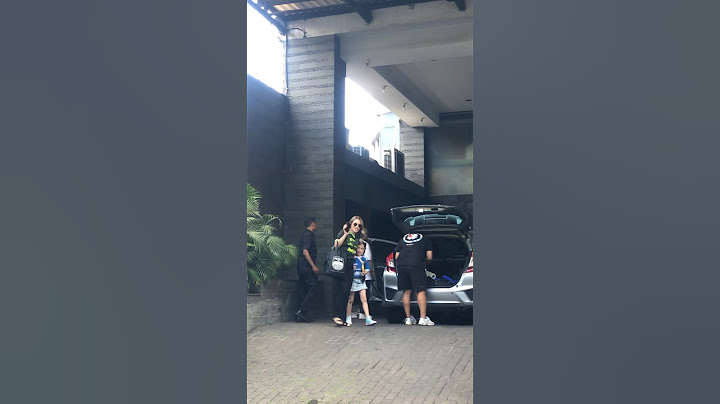 Ciro Alves beserta keluarga tiba di Graha PERSIB sebelum laga lawan PSBS Biak