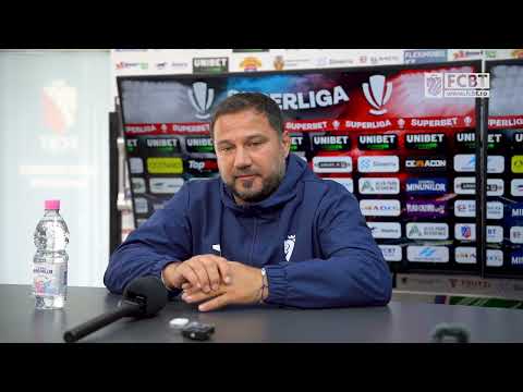 Marius Croitoru înainte de partida dintre FC Argeș și FC Botoșani