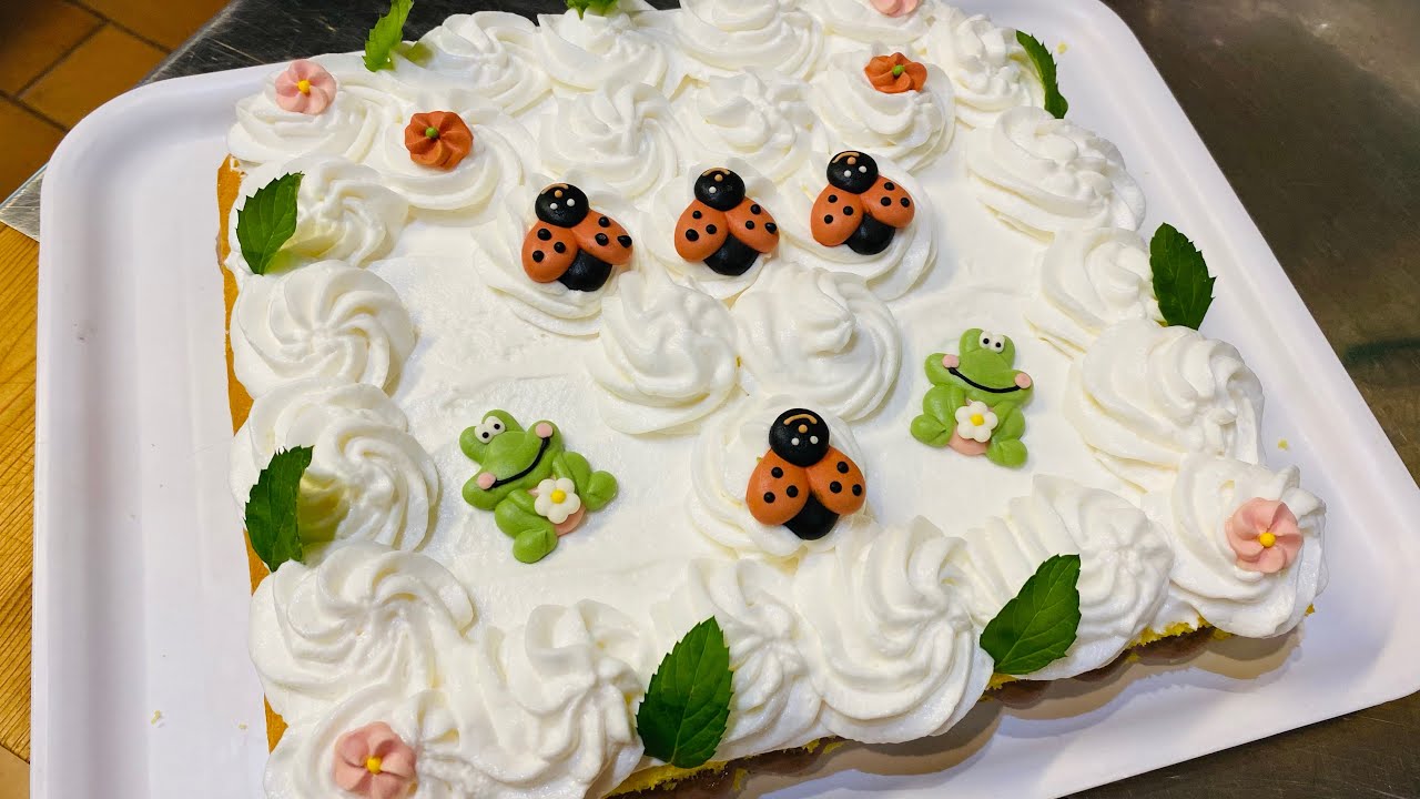 Torta di pan di spagna con mascarpone nutella panna. Golosissima￼