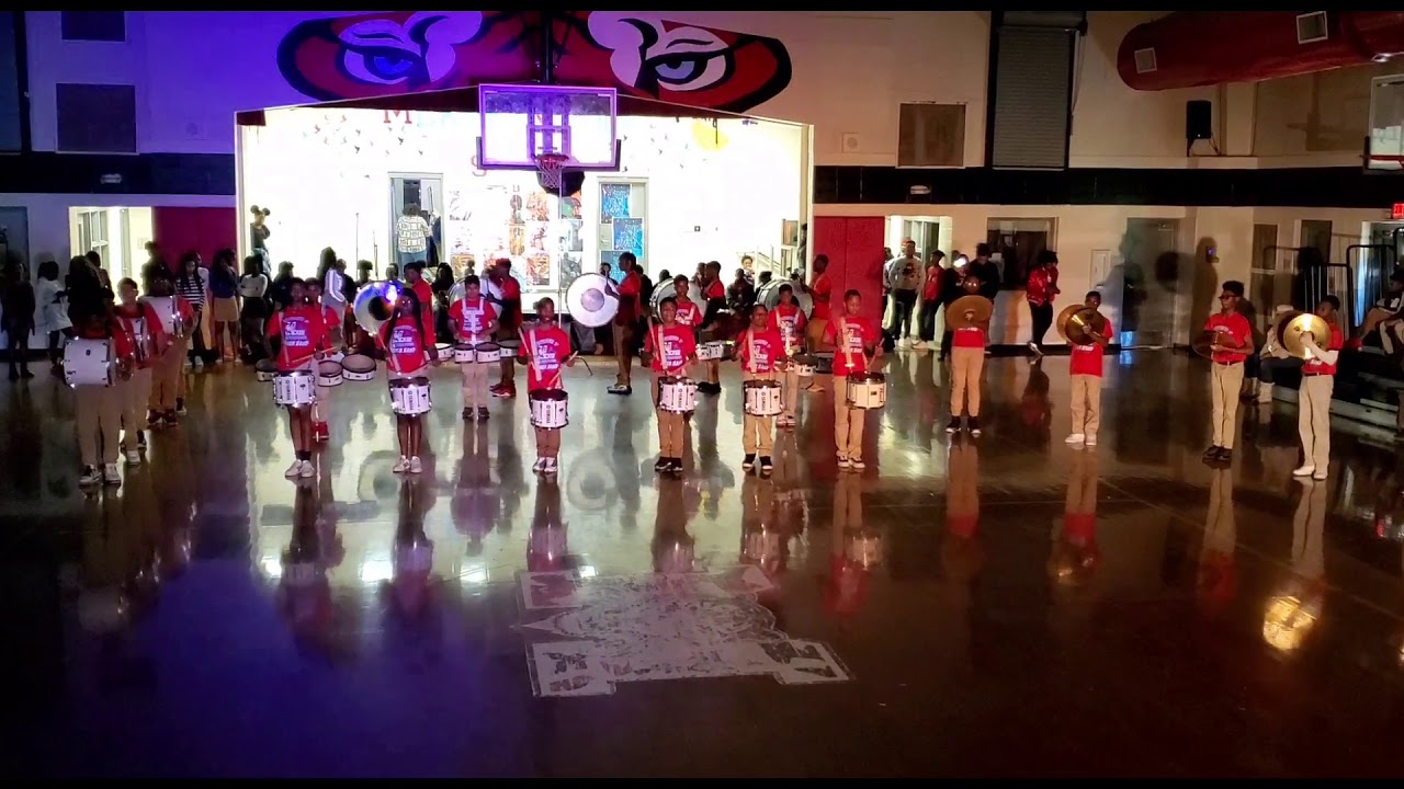 McKee middle school Drumline at 2020 fashion show YouTube