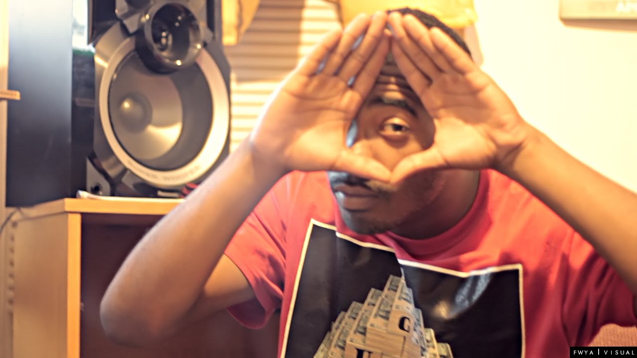 Guarda Kinone & CB Waters In Studio w/ KBOnDaBeat su YouTube Guarda Kinone & CB Waters In Studio w/ KBOnDaBeat su YouTube