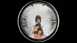 Bee Gees - Living In Chicago