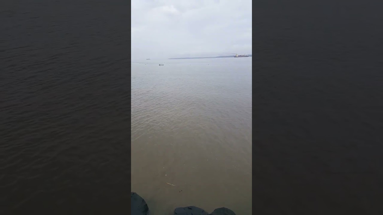 Rio dos Cameroes, Enjoying fresh breeze from Base Naval Douala-Cameroon.