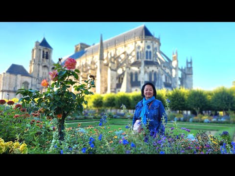 Video: Qhia rau Cathedral City of Bourges thiab nws qhov chaw nyiam