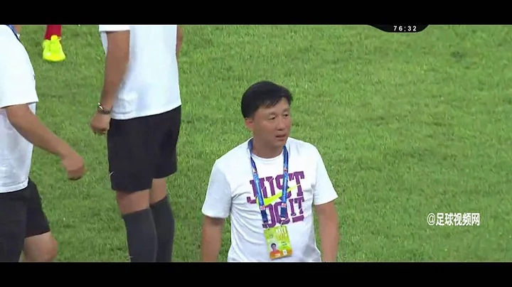 Funny！！！Coach Indicates player Fake injury - DayDayNews