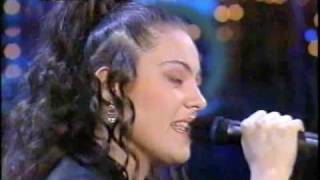 Raffaella Cavalli - Sentimento - Sanremo 1995.m4v chords