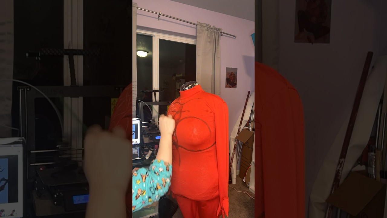 How to paint a body suit! #cosplay #diycosplay #tutorial #crafts #painting #baldersgate3 #karlach