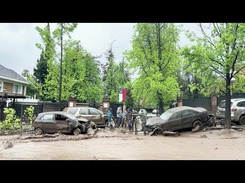 Flash flood hits Santiago region | AFP