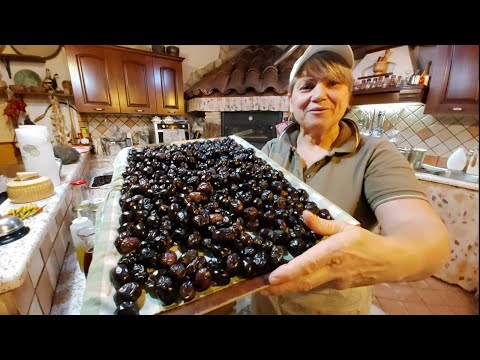 Video: Olive Nere: Preparare Insalate Con Le Olive