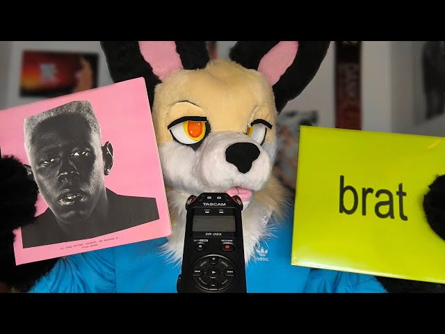 [Furry ASMR] Vinyl Collection Yapping | Tapping, Whispering, Fursuit