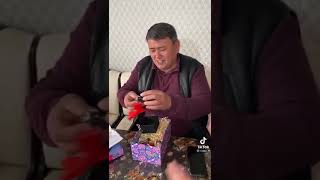 Отец получил от сыновей неожиданный подарок и прослезился | Туркестанская область