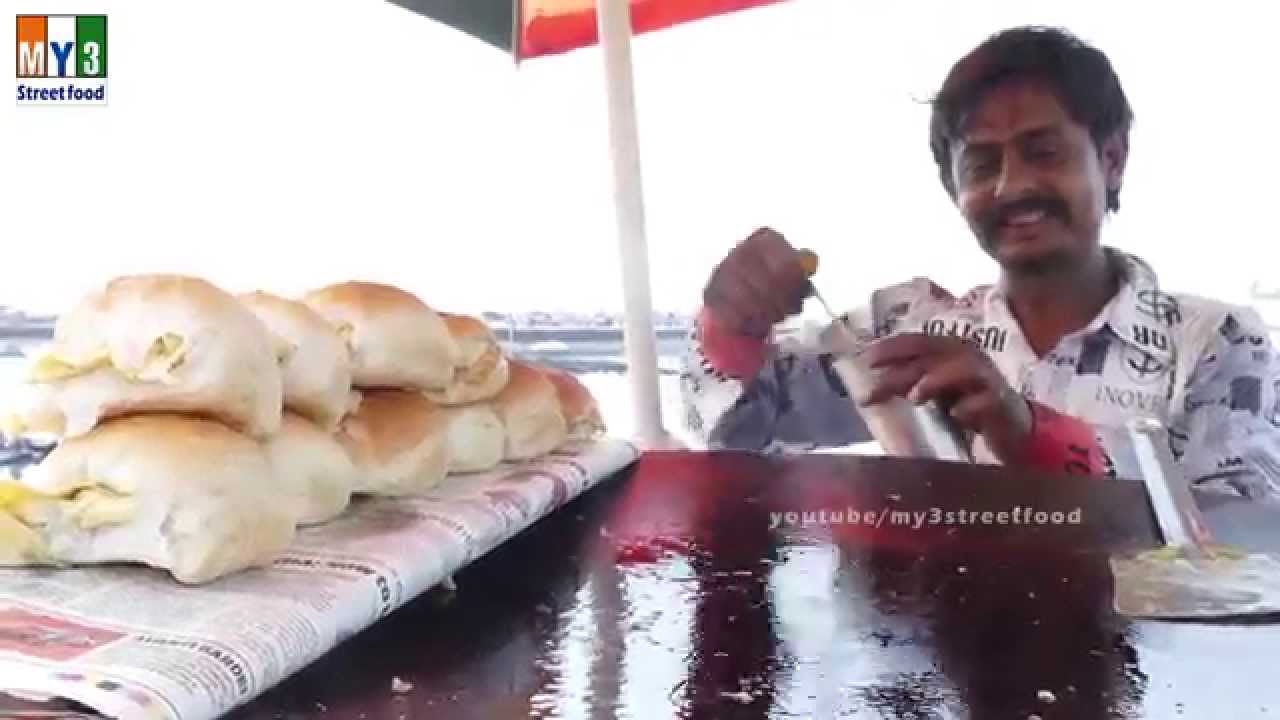 VADA PAV FAMOUS STREET FOOD IN MUMBAI  | Marine Drive | 4K VIDEO street food