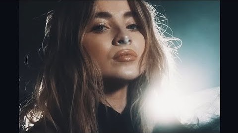 Sabrina Carpenter - Looking at Me (Music Video)