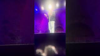 Rasmus Syman 29. April 2026 Moritzbastei Leipzig Stand up Comedy Zettel lesbisch und ungeimpft