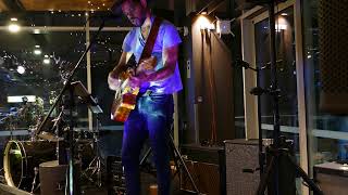 Sway - The Kooks (cover) | Alexander Mills live at QUT