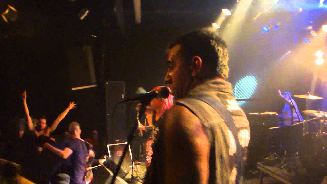 industrial piercing The Casualties - No Way Out, Live in Berlin 2015, SO36