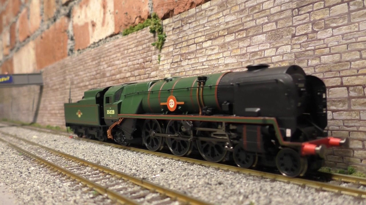 35028 Clan Line comes to Jubilee Road - YouTube