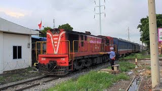 Train Spt1 Phan Thiet  Saigon Passing Binh Trieu Railway Station 2019