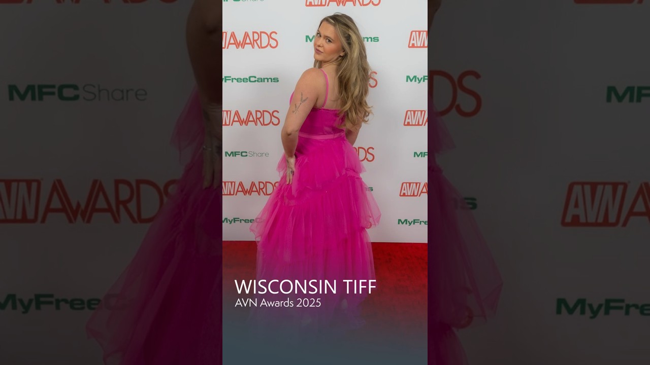 Wisconsin Tiff is Pretty in Pink at AVN 2025 | Jay's Playhouse