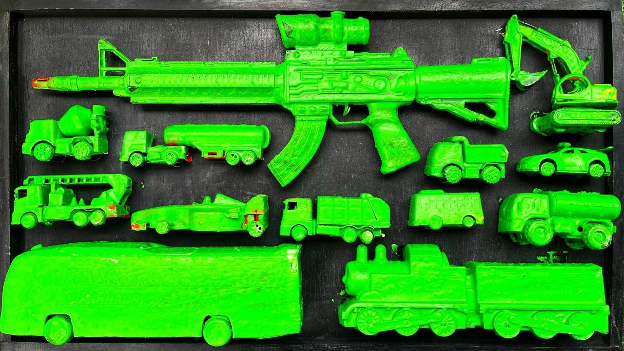 Membersihkan Mainan Mobil Balap, Truk Molen, Bus Tayo, Pesawat, Excavator, Bulldozer, Kereta Api.