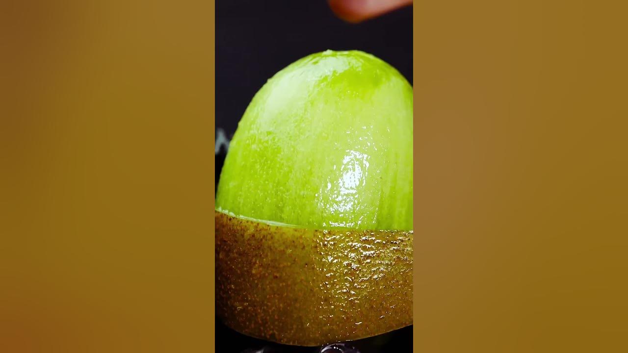 HOW TO EAT KIWI LIKE A PRO? #asmr #asmrvideo #asmrsounds #asmrfood #foodporn #fruit #kiwi #artwork