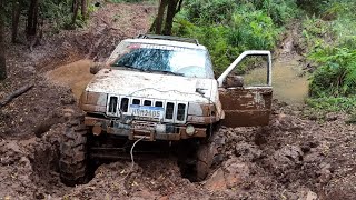 4x4 Trilha bruta de Cherokee em Campo Magro-PR / Trilhas feitas igrejinha,abelinha, forninho e primo