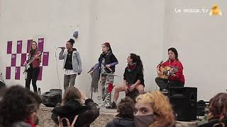 KeTeKalles canta en jornada feminista en Barcelona.