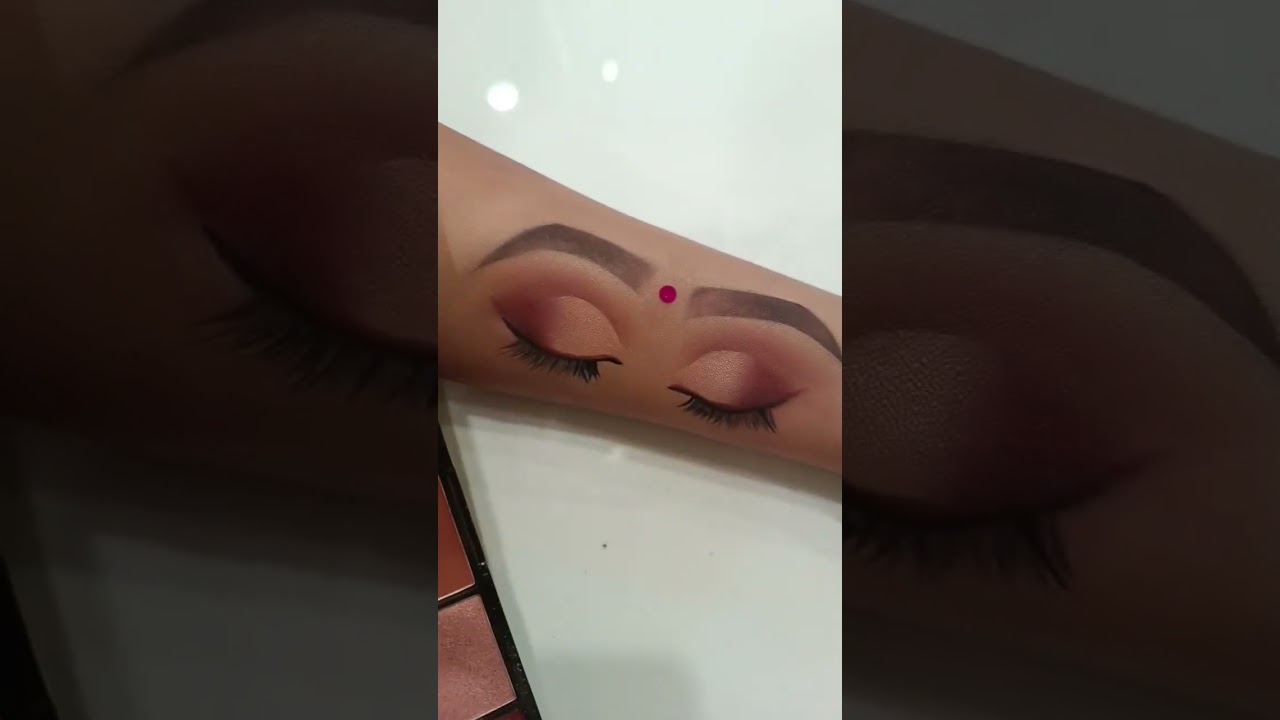 Bridal Eye Makeup Hand practice 