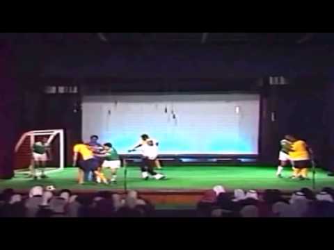 الاعادة بالحركة البطيئة أروع مشهد في مسرحية الكرة مدورة