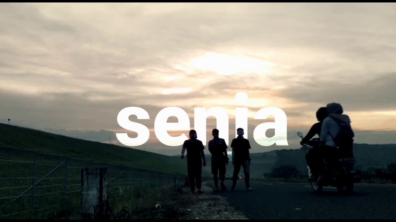 Entah harus kemana lagi aku mencari senyum-mu yang sirna - YouTube