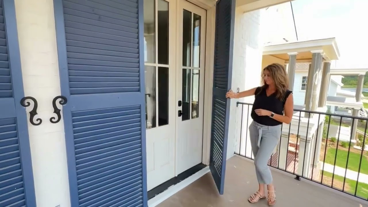 Waterpointe: Shutters