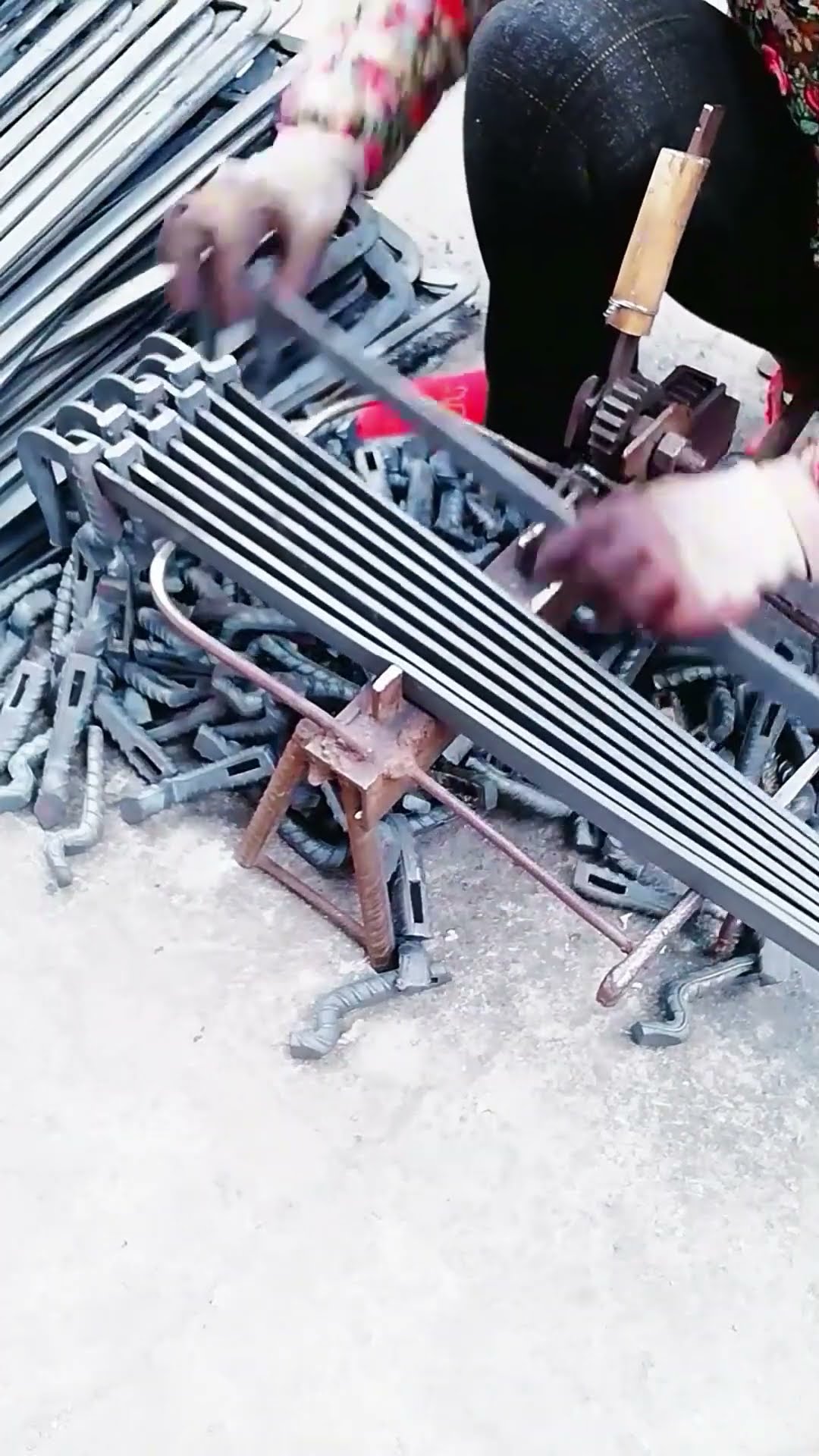 Wood mold clip making process- Good tools and machinery make work easy