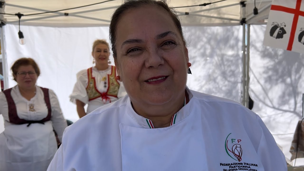 La preparazione della Pompia alle giornate sarde con Maria Grazia Frau
