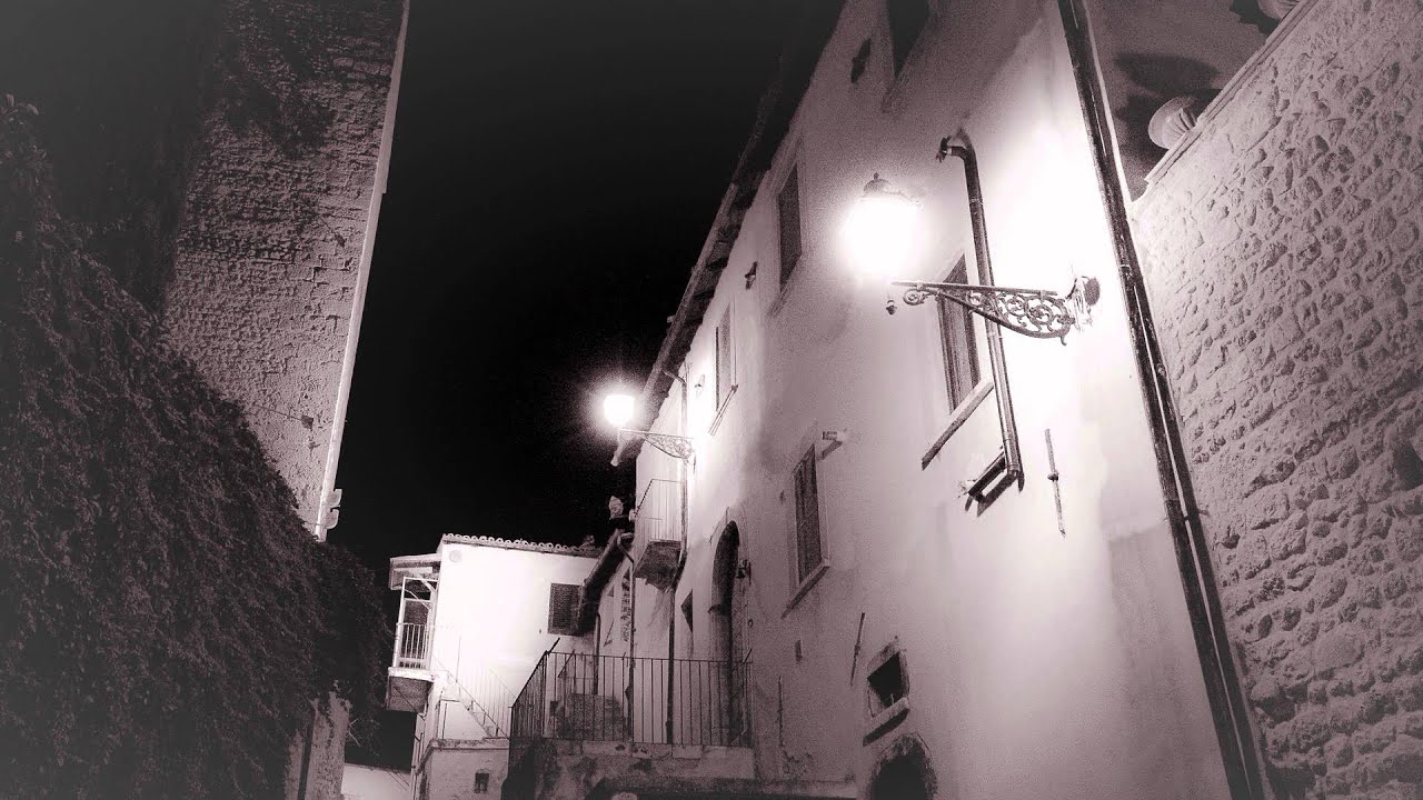 DI NOTTE ATTRAVERSO UN PICCOLO MONDO ANTICO YouTube