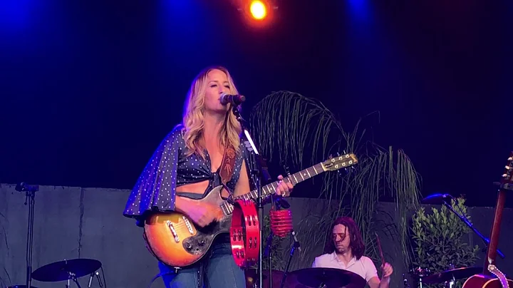 Margo Price - Mary Jane's Last Dance (Tom Petty co...