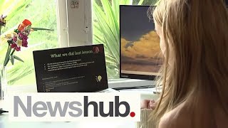 Online school enrolments soar as bullying, cost of living drive kids away from classrooms | Newshub