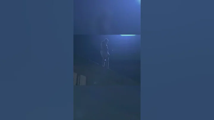 Man on Roof Challenges Police in Hilarious Standoff