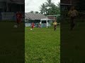 Alif Alifah dan Ucup main bola dilapangan
