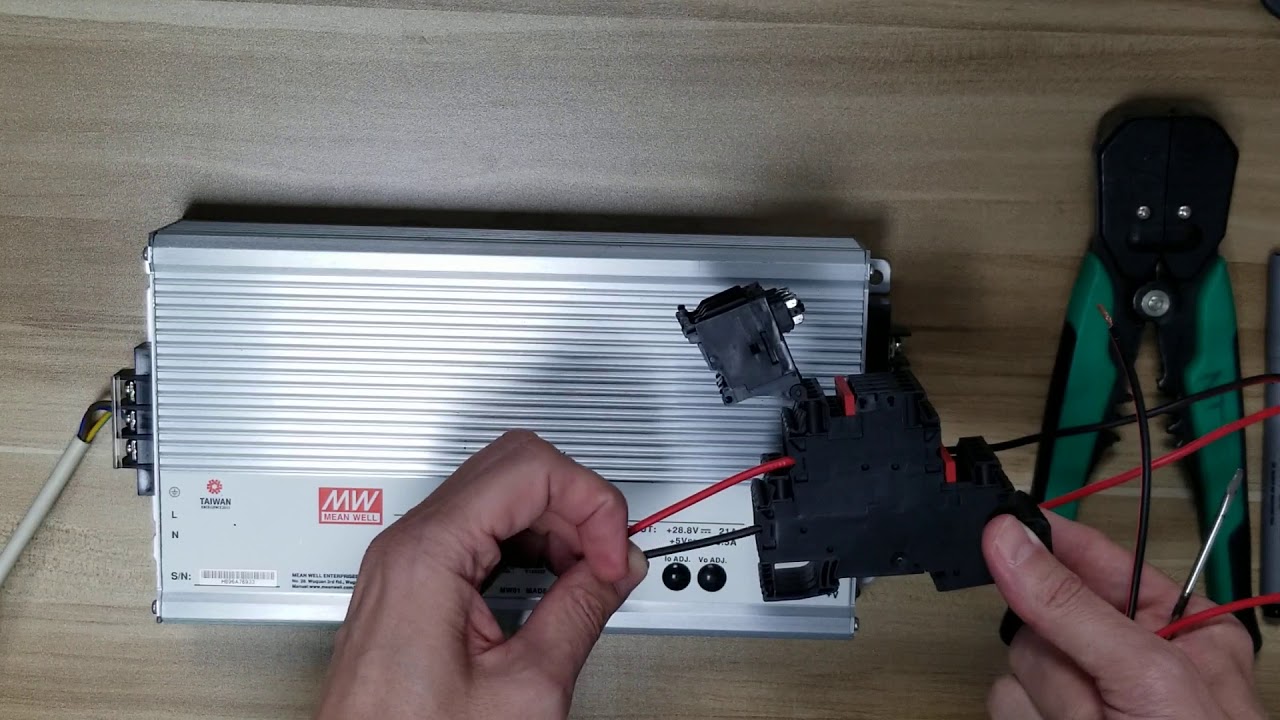 #01005 Connecting AC/DC power supply wires - YouTube