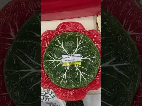 В отделе посуды