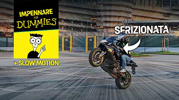 Come si fa ad impennare con la moto?