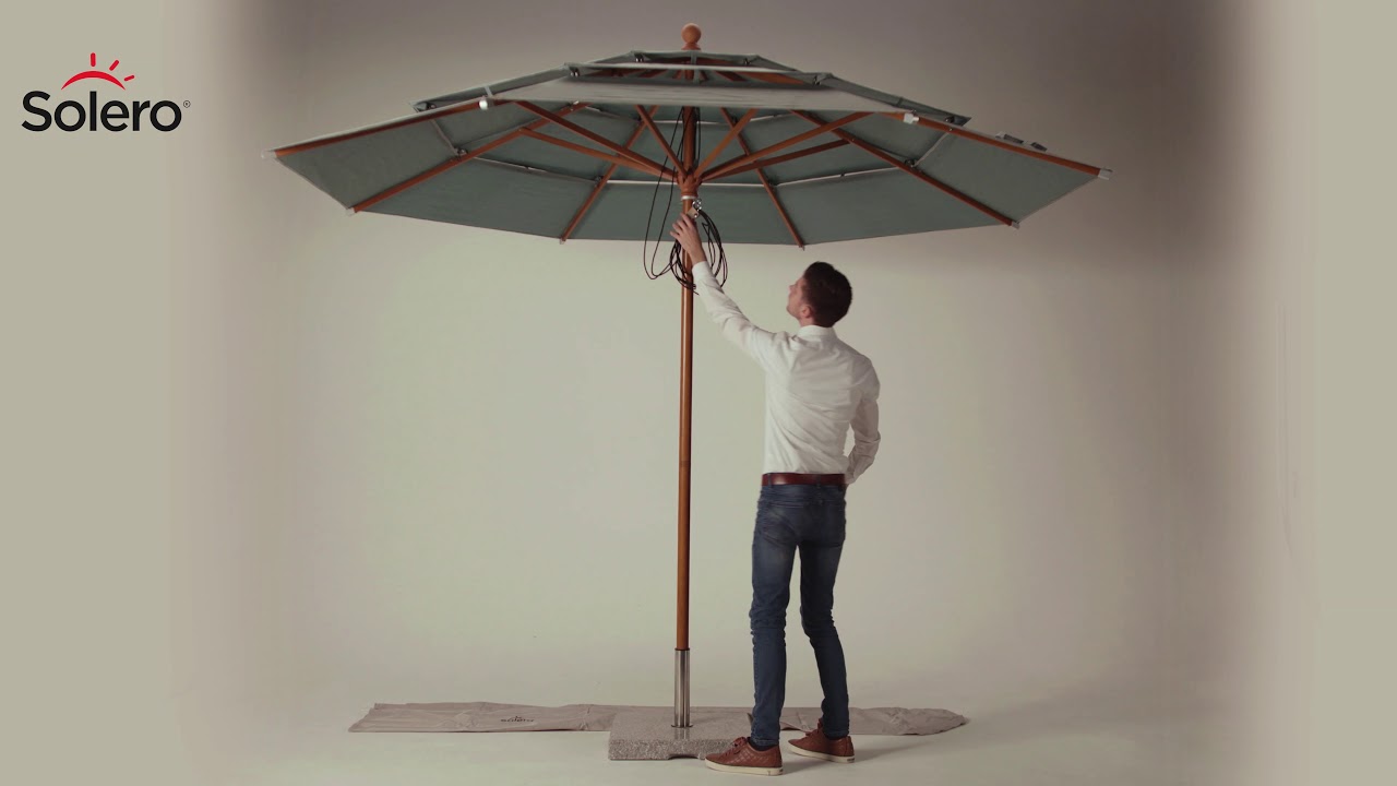 Neerduwen Stationair voldoende Solero® Lasagna Pro | Houten design parasol | 330 cm rond