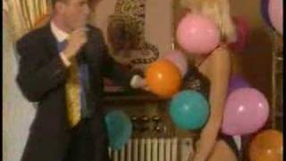 Anita Blonde - Balloons Resimi