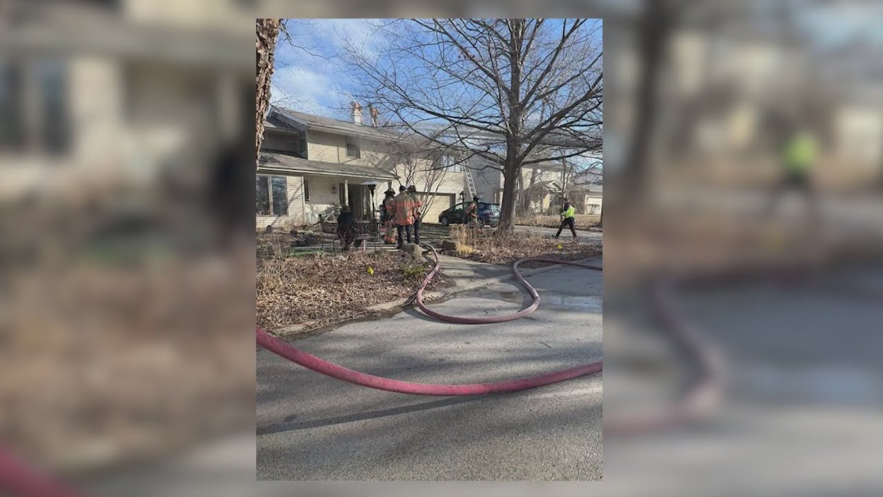 Fire crews swiftly put out large blaze on Rockford's east side - YouTube