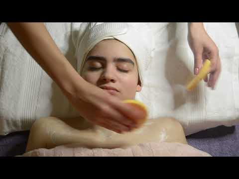 Video: Hur man ger dig själv en djuprengörande ansiktsbehandling (med bilder)