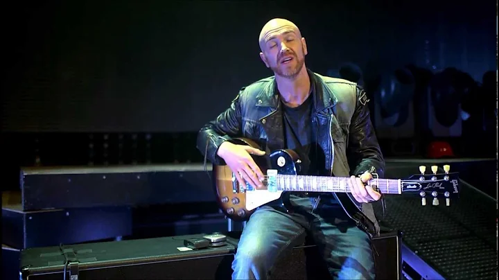 Mark Sheehan from The Script and the Gibson Min-ET...