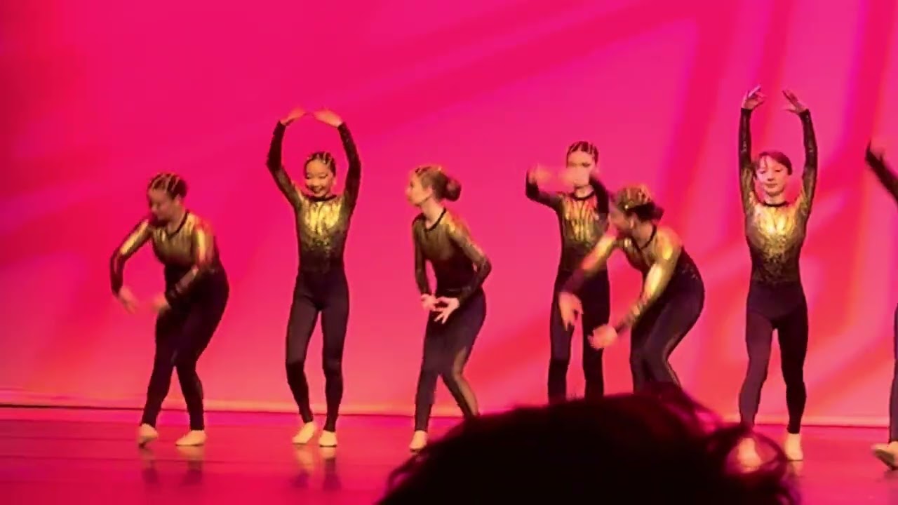 包子7年级 舞蹈演出 25年圣诞