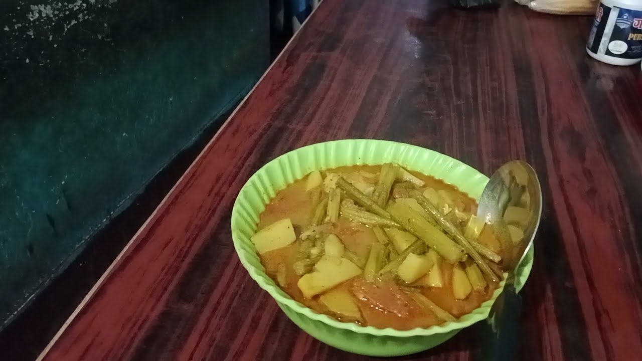 Sojan Robi Bihari style me aalo or sojan ka sabji bnaya or khaya🤗🤗 - YouTube